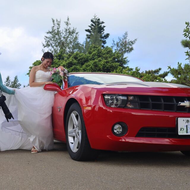 MIYAKO CAR 倶楽部では、宮古島で人気のフォトウエディング用の撮影などに対応した時間制での格安レンタルも行っています🚗🚙✨️

料金は、なんと3時間 ¥5,500（税込）！！✨️✨️

一生に一度の2人の思い出をアメ車やオープンカーでより特別なものに。

普段の生活では乗ることのない特別な車で、是非2人の記念の1ページを彩ってください
👰🫶🤵

ということで撮影のワンカットをチラ見せ🫣
ドローン撮影も行っているので、近日中に素敵な映像もお見せできると思います☺️

今回撮影協力いただいたのは
宮古島ウェディング＆プロデュース様
素敵なオーナー様がトータルウェディングプロデュースをされています✨️
併設店のハピラニミヤコでは
ハワイアンな雑貨やお土産、バルーンも取り扱っています🎈🎈⸒⸒
素敵なハーブティーも飲めるので、散策の小休憩に利用されてはいかがですか？🍹

ご予約、お問い合わせはDM✉ ͗ ͗かお電話☎で！

#宮古島レンタカー #レンタカー #レンタカーでドライブ #宮古島 #宮古島旅行 #宮古島グルメ #宮古島ホテル #宮古ブルー #ハマー #hummer #hummerh2 #カマロ #ラングラー #カイエン #ベンツ #ミニクーパー #アルファード#インスタ映え #カラフル #フォトウェディング #海好きな人と繋がりたい #宮古島好きな人と繋がりたい #miyakojima #miyakoisland 

【 MIYAKO CAR 倶楽部】

〒906-0012 
沖縄県宮古島市平良西里911番地10
📞0980 79 0736

ご予約、お問い合わせお待ちしております✨